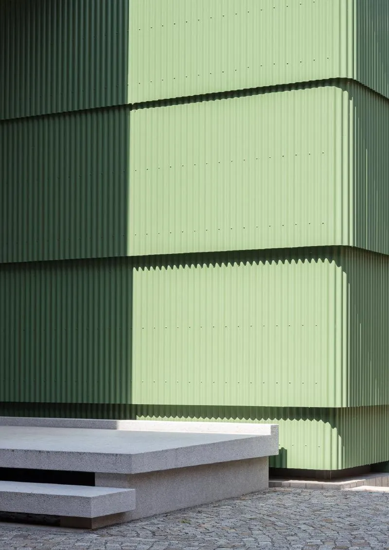 No. 046, photo: quiet, minimal
